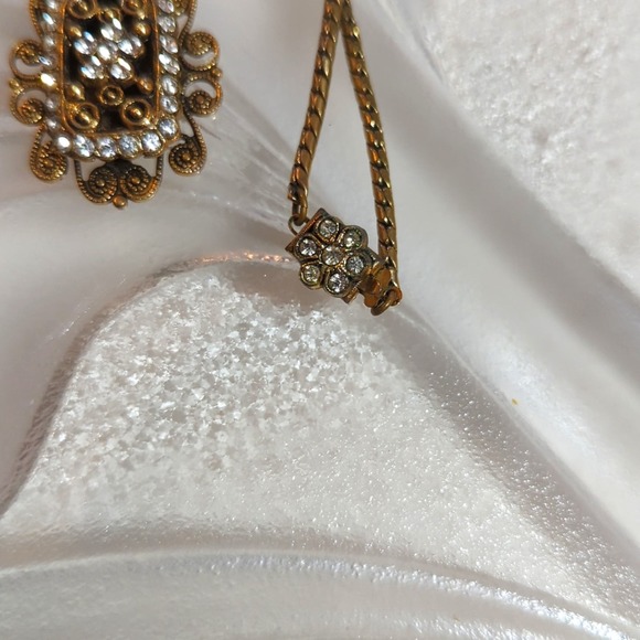 Sarah Coventry Queen Victoria Necklace and Bracelet Set - Picture 7 of 13